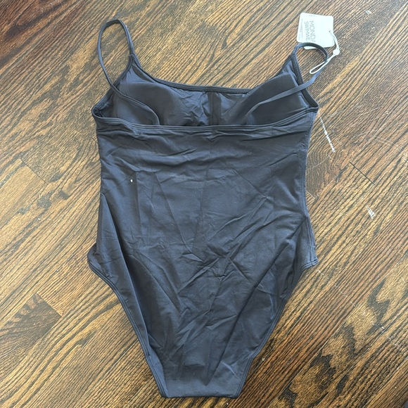 Monday Swimwear Bahamas one piece - Picture 3 of 4